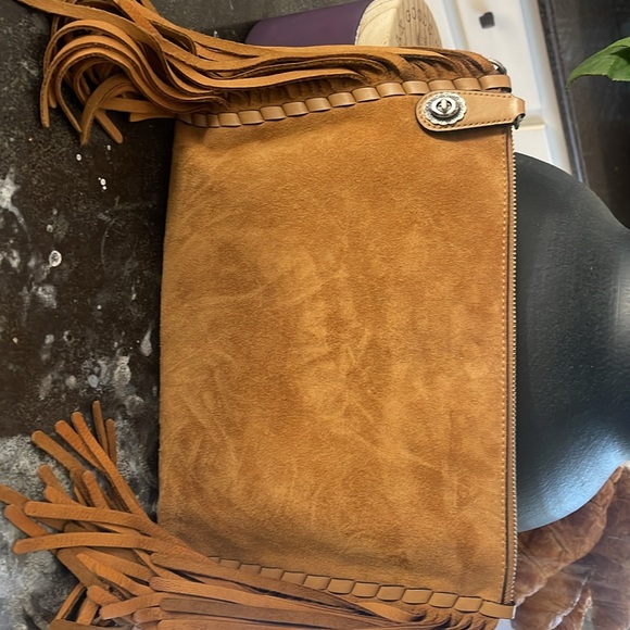 Coach genuine suede clutch fringe excellent condition inside few stains - Picture 4 of 6